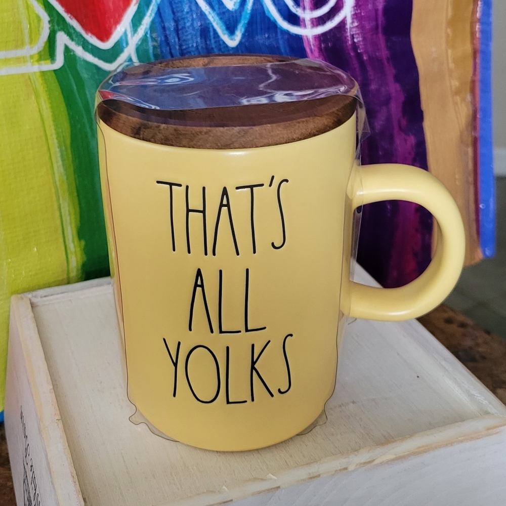 That's All Yolks Rae Dunn Yellow Egg Mug w / Coaster Lid  💛